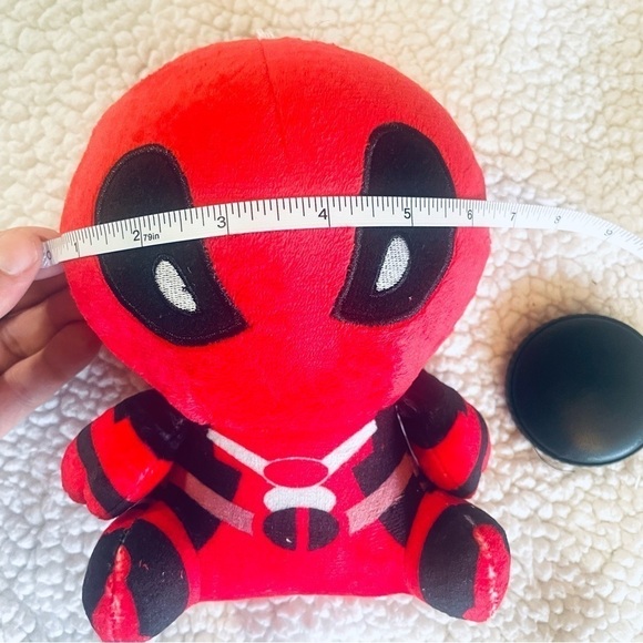 NWT DEADPOOL 8" Plush Figure Toy with Suction Cup - Picture 9 of 10